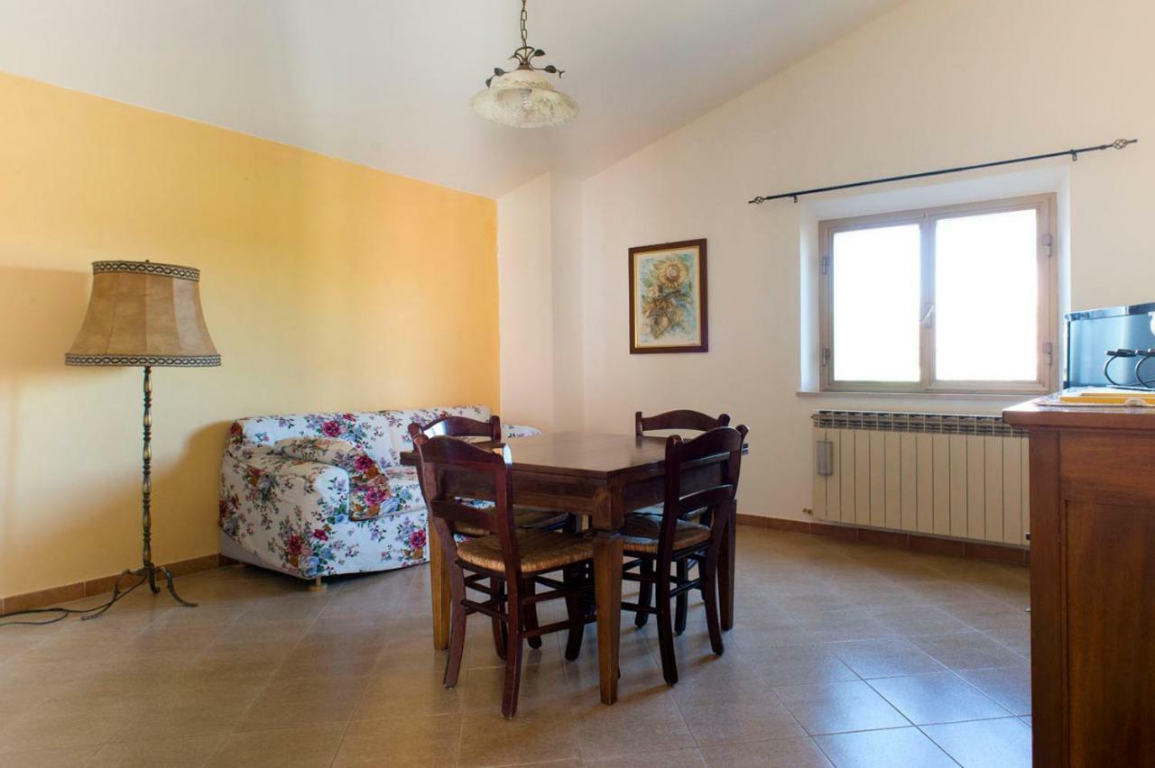 Agriturismo Colle Al Sole Apartment กัสติลโยเน เดล ลาโก ภายนอก รูปภาพ